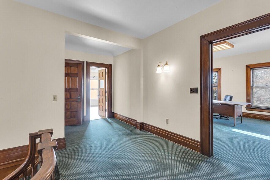 More Photos Of 601 S Jackson St, Jackson Office For Sale