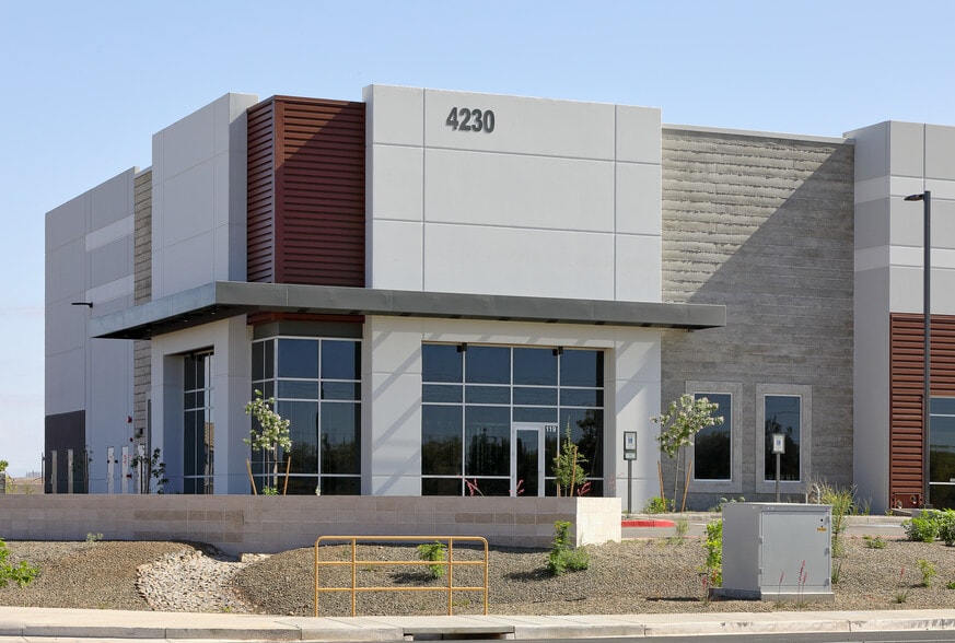 Primary Photo Of 4230 E Warner Rd, Gilbert Warehouse For Lease
