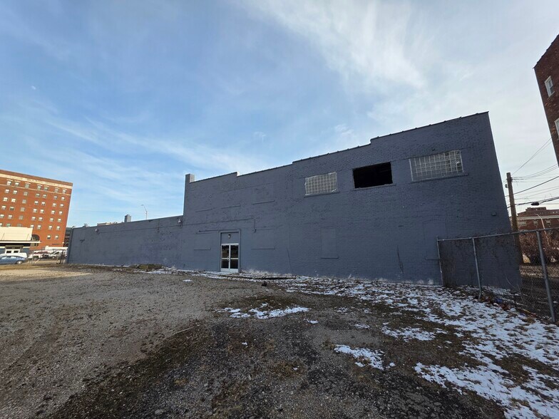 More Photos Of 3745 Cass Ave, Detroit Freestanding For Sale