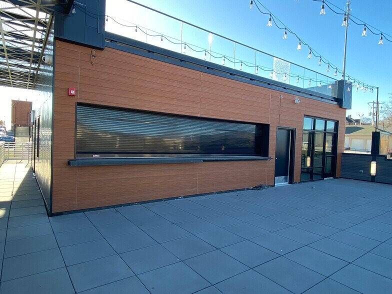 More Photos Of 2120 Ingersoll Ave, Des Moines Restaurant For Lease