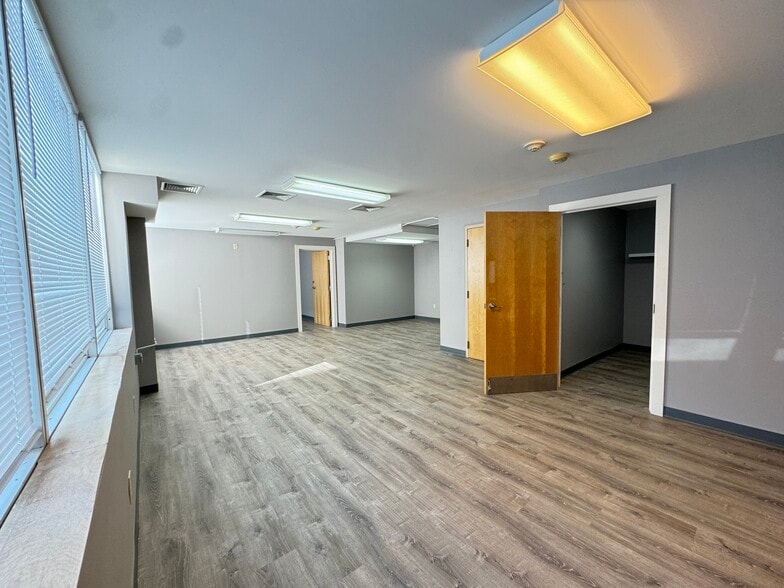 More Photos Of 3575 N Oakland Ave, Shorewood Apartments For Lease