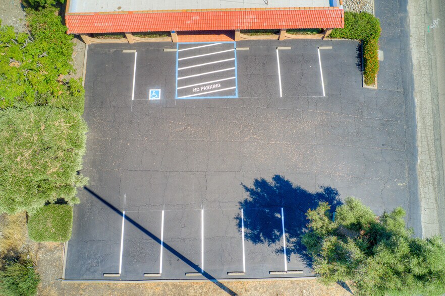 More Photos Of 2950 Feather River Blvd, Oroville Light Distribution For Sale