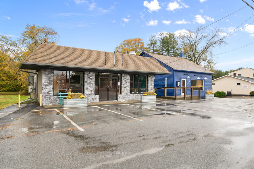 More Photos Of 17 S Main St, Brooklyn Freestanding For Sale