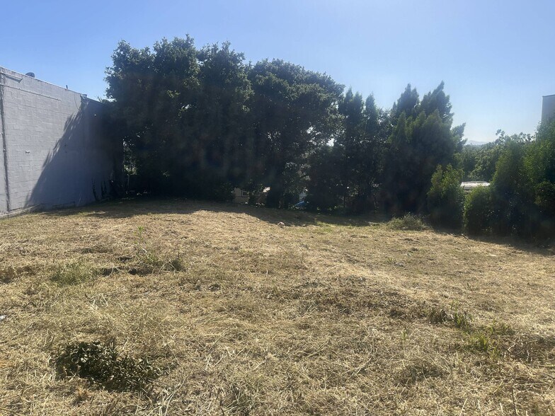 More Photos Of 9809-9811 Macarthur Blvd, Oakland Land For Sale