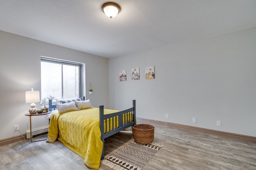 More Photos Of 13231 Dillon St, Brighton Specialty For Sale