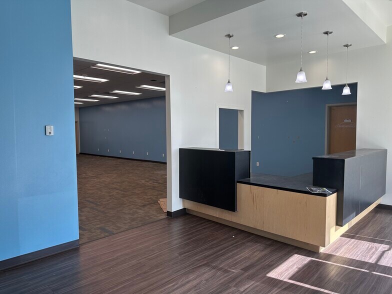 More Photos Of 3024 W 300 N, West Point General Retail For Lease