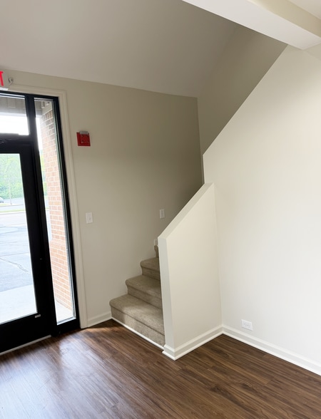 More Photos Of 300-304 Montvue Rd, Knoxville Office For Lease