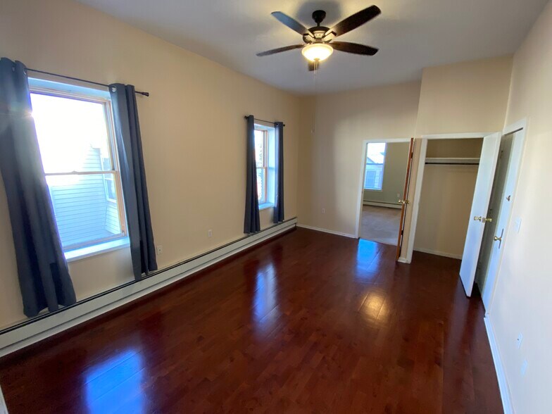 More Photos Of 31 Congress St, Cohoes Apartments For Sale