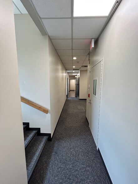 More Photos Of 723 Rollingbrook Dr, Baytown Office For Sale