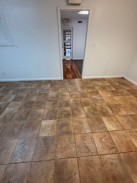 More Photos Of 809 Professional Pl W, Chesapeake Light Manufacturing For Lease