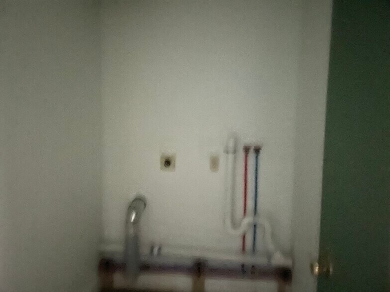 More Photos Of 362 Sand Hill Rd, Greensburg Flex For Lease