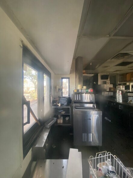 More Photos Of 4200 Barrancas Ave, Pensacola Freestanding For Lease