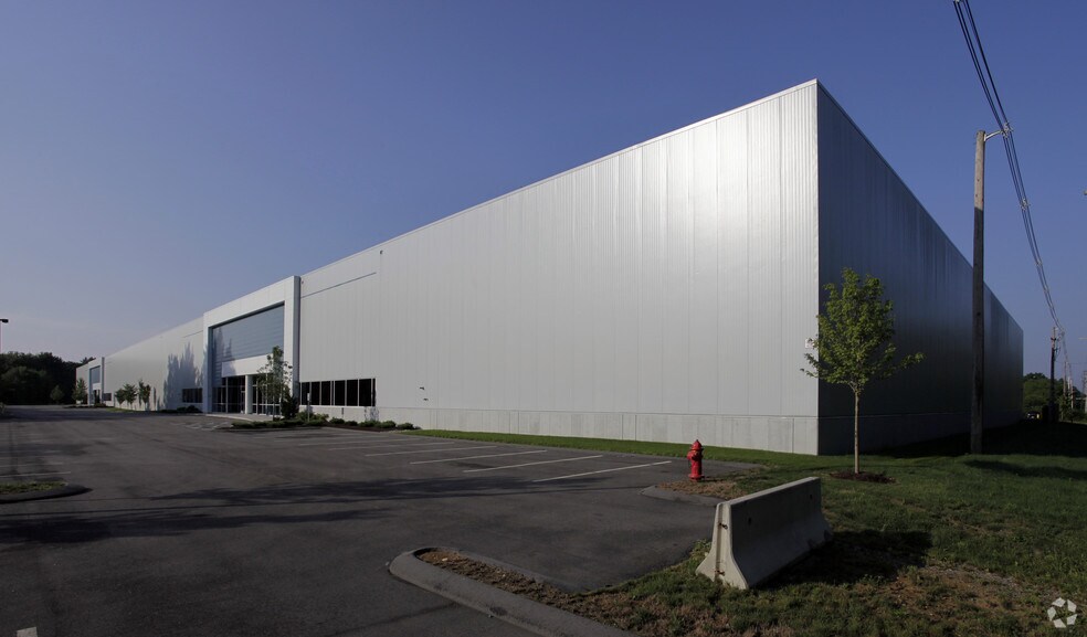 More Photos Of 220 O'Connell Way, East Taunton Warehouse For Lease