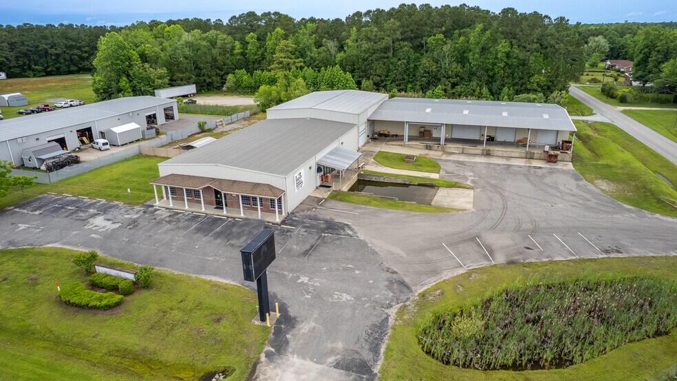 More Photos Of 6260 Ocean Hwy W, Ocean Isle Beach Showroom For Sale