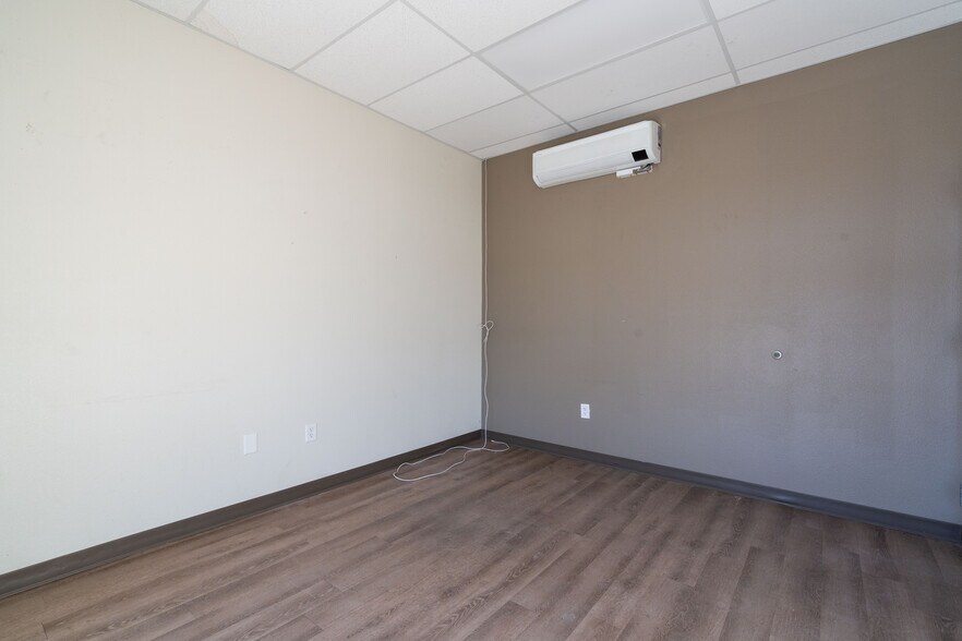 More Photos Of 12301 Rojas Dr, El Paso Light Distribution For Sale