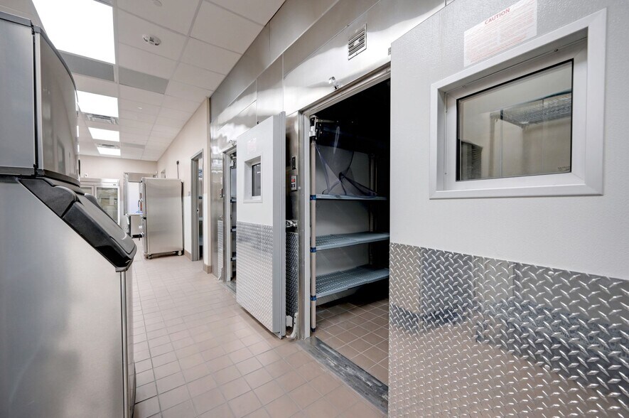 More Photos Of 3610-3626 West Ave, San Antonio Office For Sale