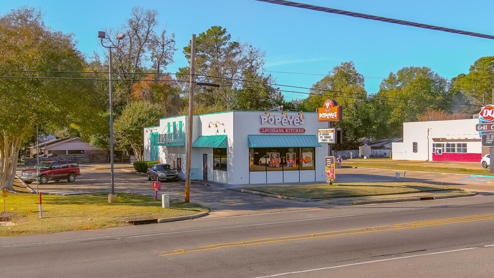 Primary Photo Of 218 South Dr, Natchitoches Fast Food For Sale