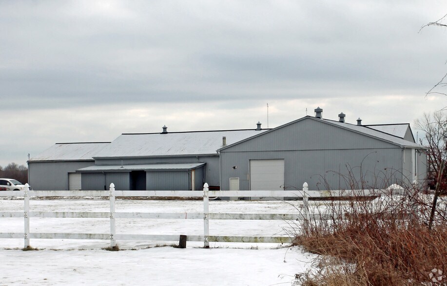 More Photos Of 1701 Darlington Park Rd, Clarington Warehouse For Lease