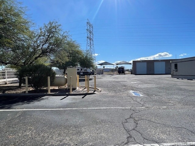 More Photos Of 5151 S Julian Dr, Tucson Auto Repair For Sale