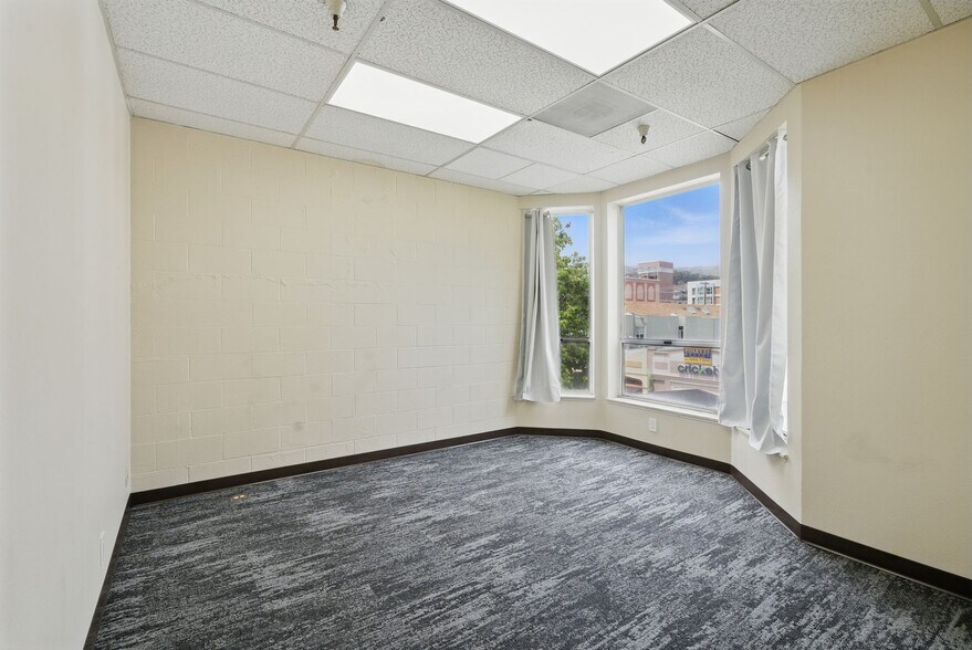 More Photos Of 301 Grand Ave, South San Francisco Office For Lease