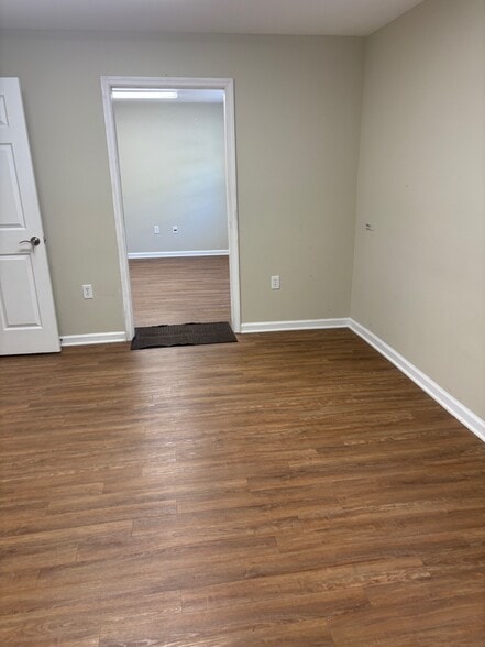 More Photos Of 1125 Bowman Rd, Mount Pleasant Office For Lease