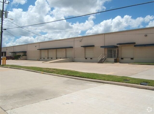 More Photos Of 6000-6018 Griggs Rd, Houston Unknown For Lease