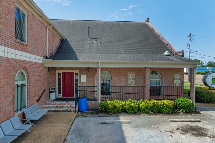 More Photos Of 3530 Hickory Hill Rd, Memphis Medical For Sale