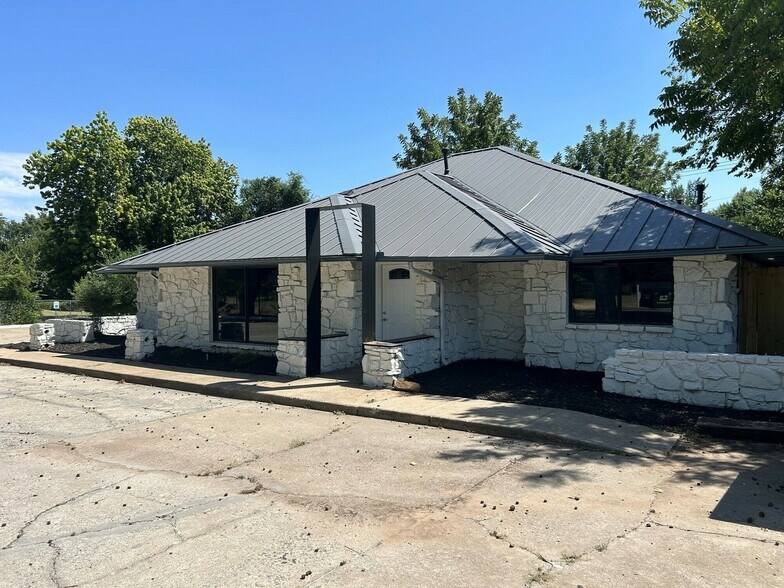 More Photos Of 828 SW 66th St, Oklahoma City Medical For Sale