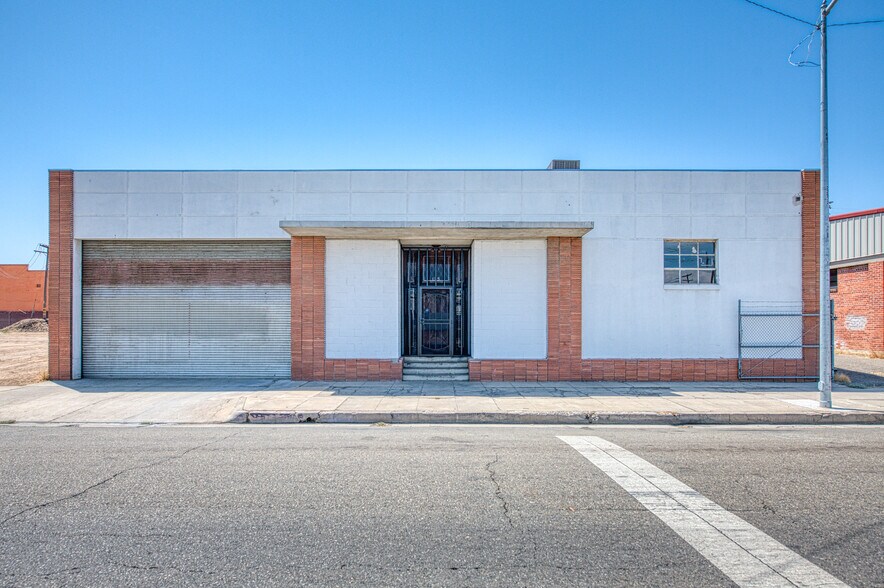 More Photos Of 135 Van Ness Ave, Fresno Warehouse For Lease