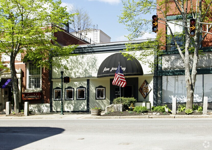 More Photos Of 376 Main St, Rockland Storefront For Sale