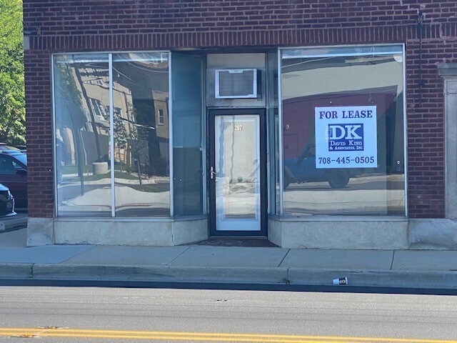 More Photos Of 203-207 N Harlem Ave, Oak Park Storefront Retail Residential For Lease