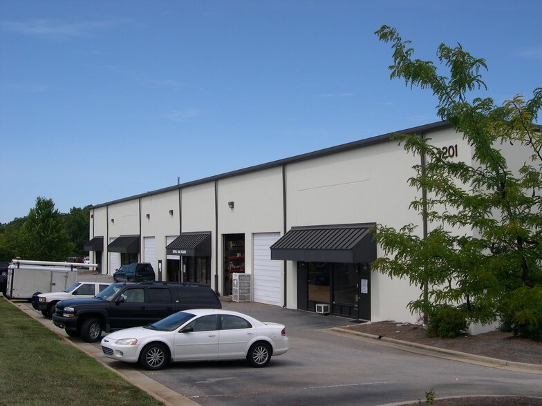 More Photos Of 3201 Wellington Ct, Raleigh Warehouse For Lease