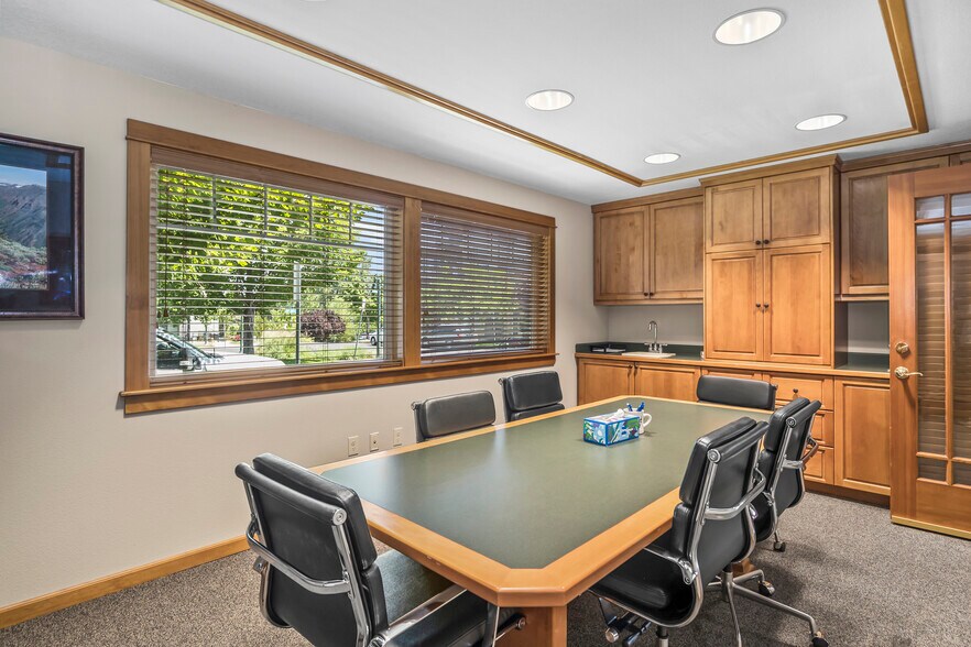 More Photos Of 796 SW Bradbury Way, Bend Office For Lease