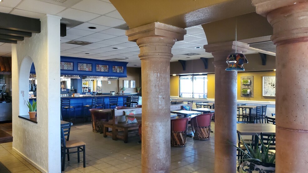 More Photos Of 9902 Gulf Fwy, Houston Restaurant For Lease