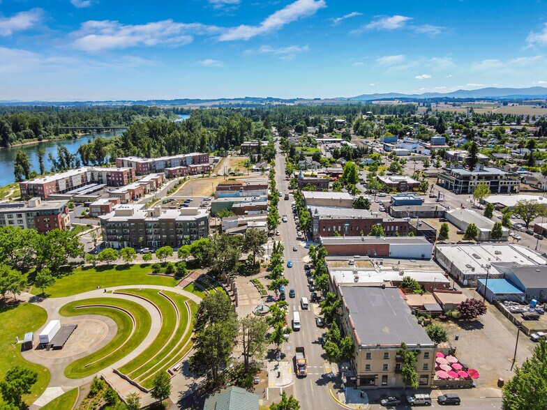 More Photos Of 107 C Street, Independence Apartments For Lease