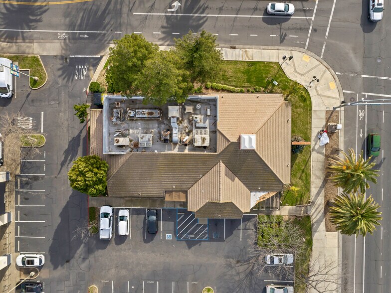 More Photos Of 6400 Fair Oaks Blvd, Carmichael Restaurant For Sale