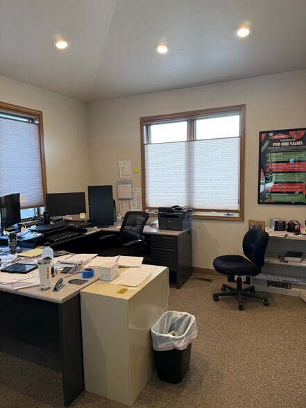 More Photos Of 2990 N Townsend Ave, Montrose Light Distribution For Sale