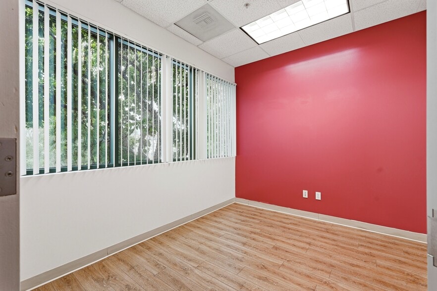 More Photos Of 1000 Newbury Rd, Thousand Oaks Medical For Sale