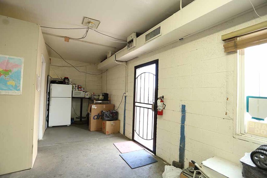 More Photos Of 4023 W Oquendo Rd, Las Vegas Warehouse For Sale