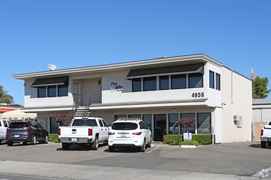 Primary Photo Of 4959 E Dakota Ave, Fresno Office For Lease