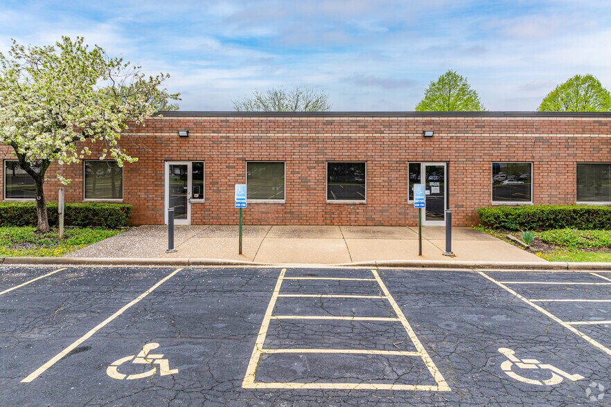 More Photos Of 101 Overland Dr, North Aurora Office For Sale