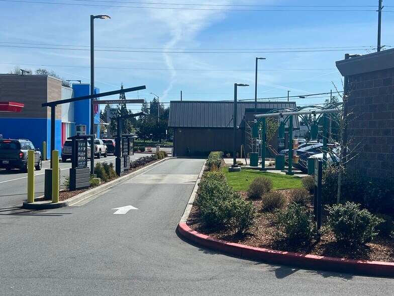 More Photos Of 10318 Evergreen Way, Everett General Retail For Sale