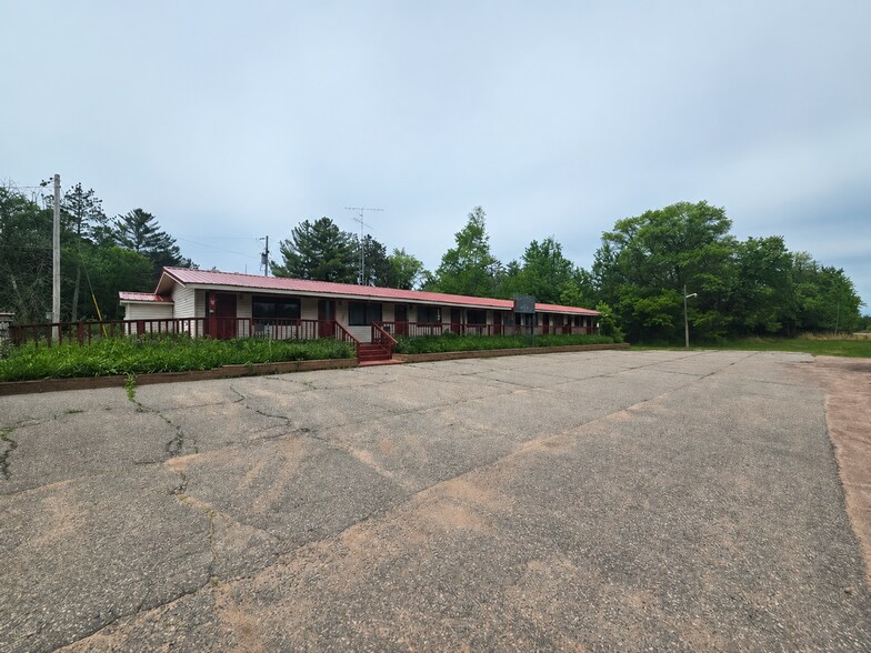 More Photos Of N13903 State Road 80, Necedah Hotel For Sale