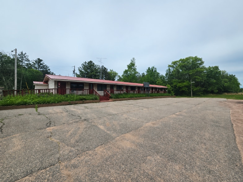 More Photos Of N13903 State Road 80, Necedah Hotel For Sale