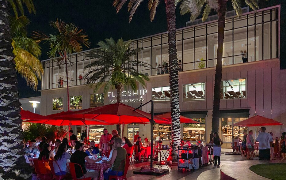 Primary Photo Of 701 Lincoln Rd, Miami Beach General Retail For Lease