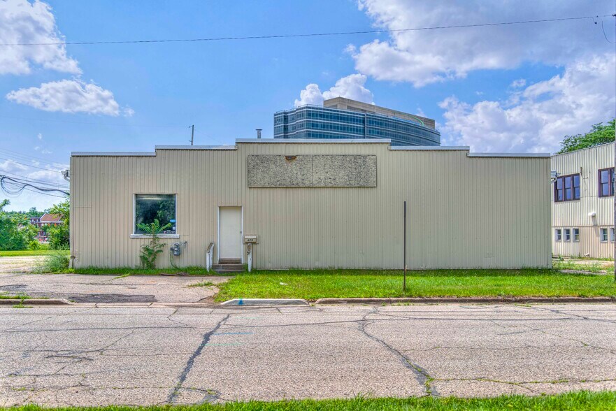 More Photos Of 409 Hupp Ave, Jackson Flex For Sale