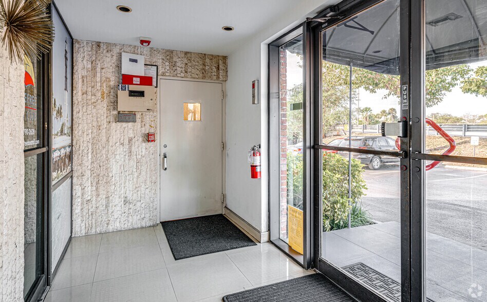 More Photos Of 2500 N Federal Hwy, Fort Lauderdale Office Residential For Lease
