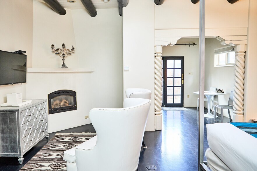 More Photos Of 405 Cordoba Ln, Taos Hotel For Sale