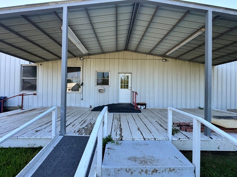 More Photos Of 916 N Longview St, Kilgore Office For Sale