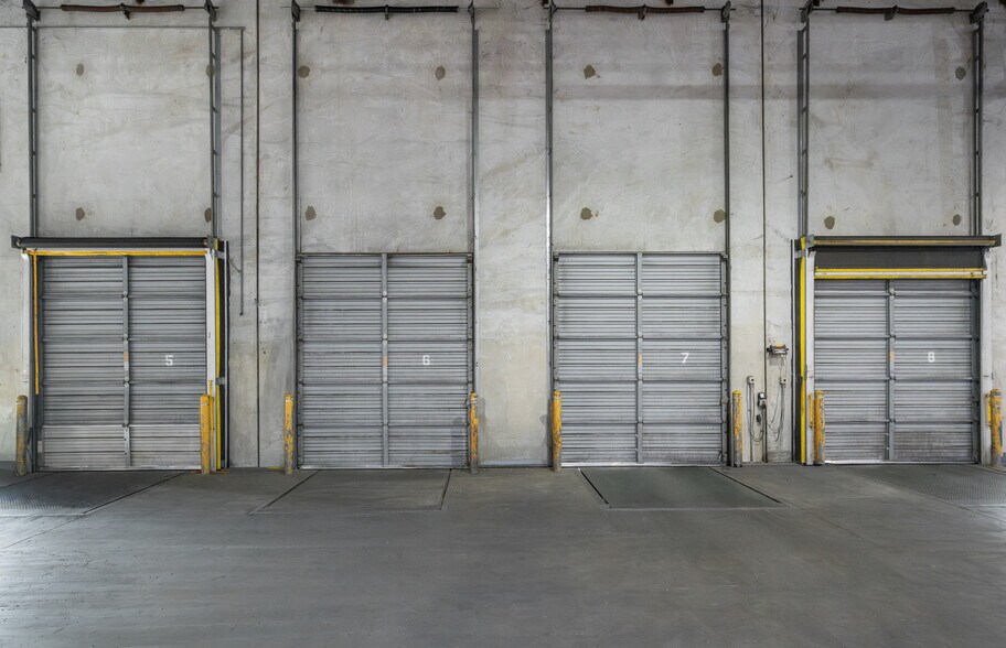 More Photos Of 1030 Ellis Rd N, Jacksonville Warehouse For Lease